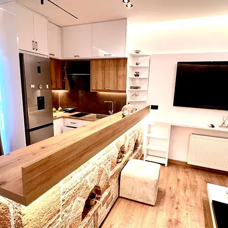 Illyrian クサミル