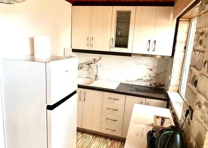 Illyrian 4* 卡萨米尔